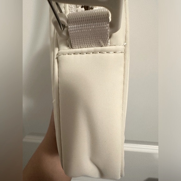 Lululemon Future Legacy Crossbody - Picture 3 of 8